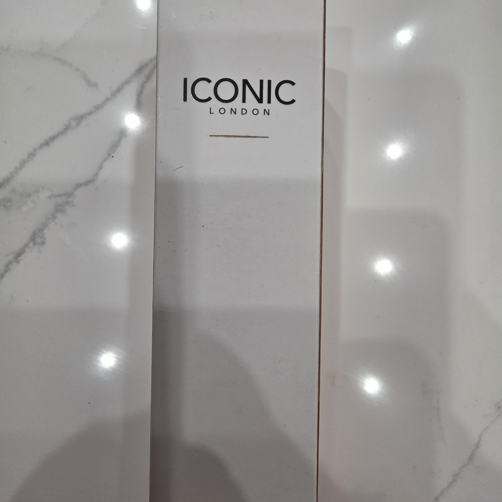 Iconic London White Box